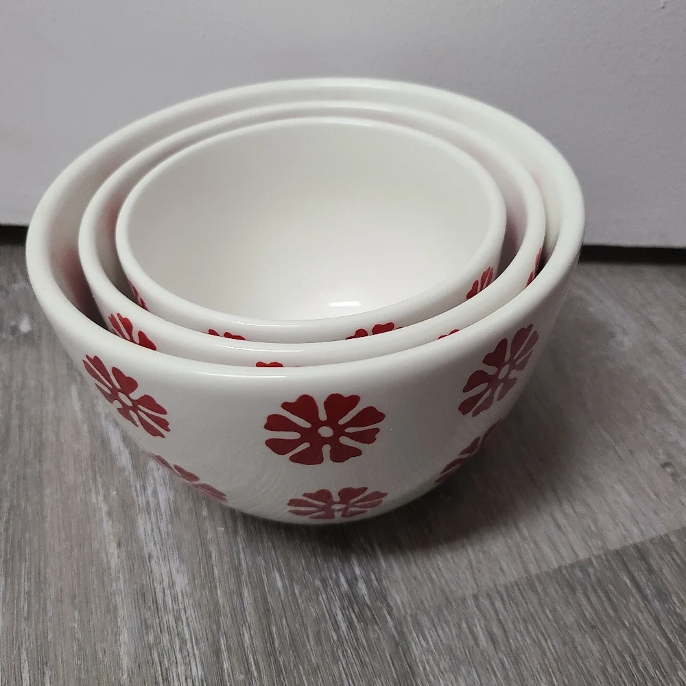 Crate & Barrel Three Snowflakes Nesting Bowls